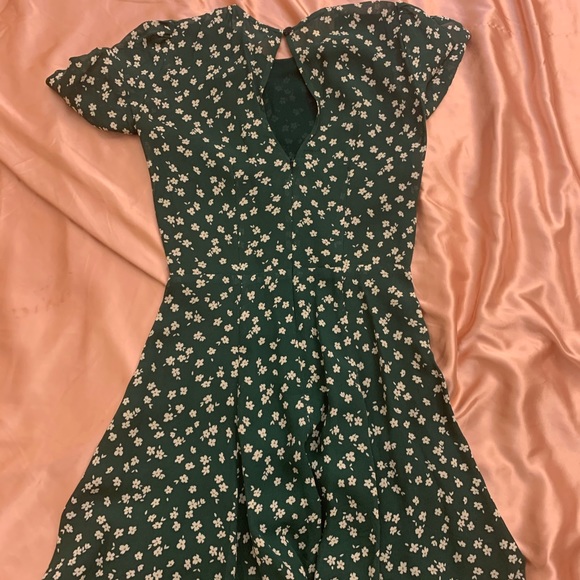 Reformation Gracie Ruched Sleeve Dress 0 - Picture 3 of 7